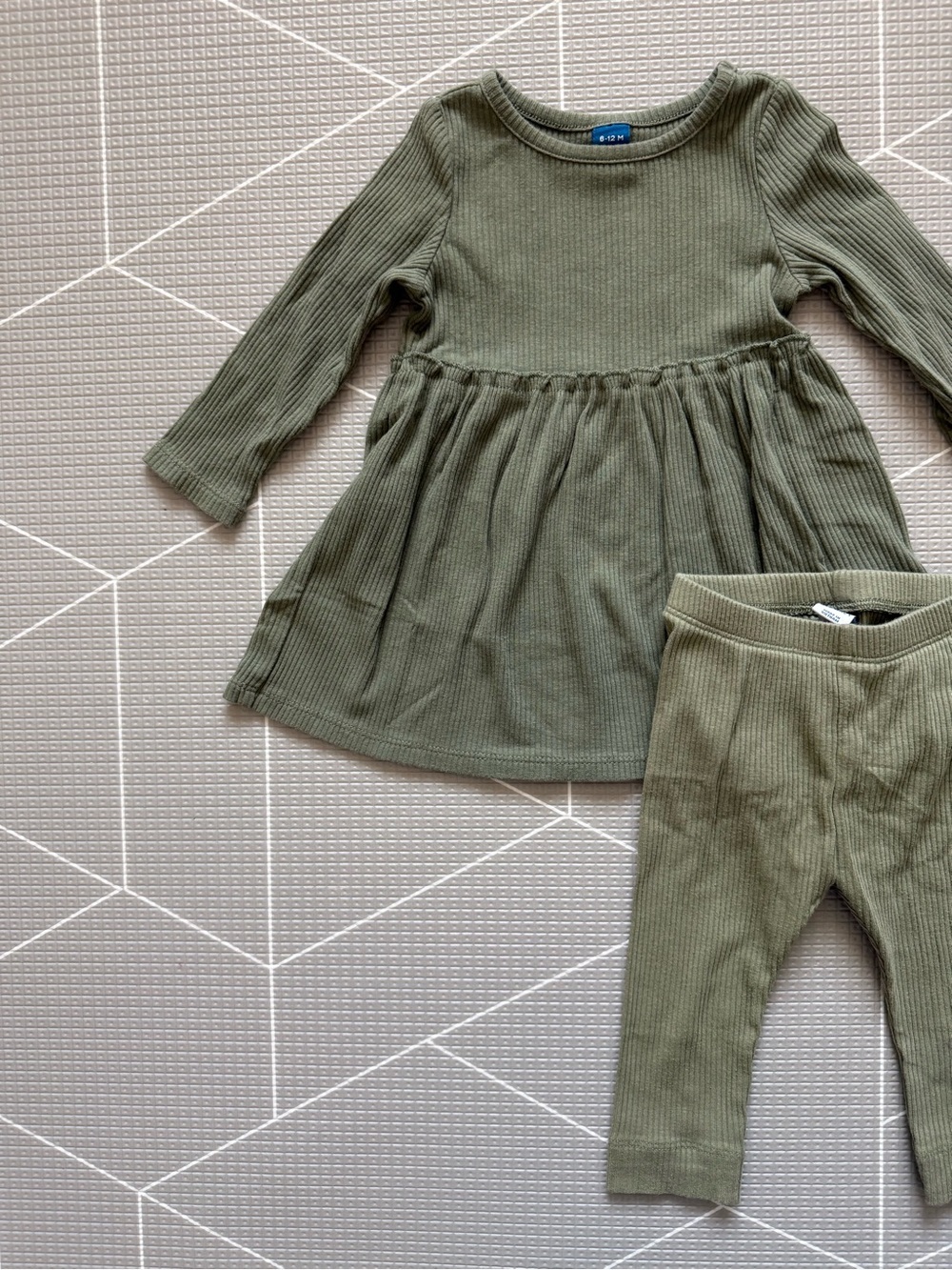 Old Navy|Baby girl matching set,Ribbed Olive Green tunic  Dress & Leggings•6-12M